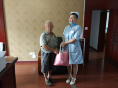 我院职工为患者捐献爱心，小小心意显大